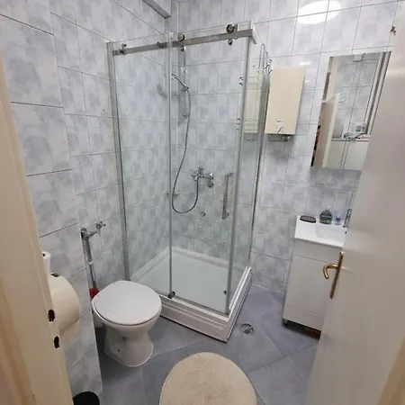 公寓 Big Downtown Across National Theater