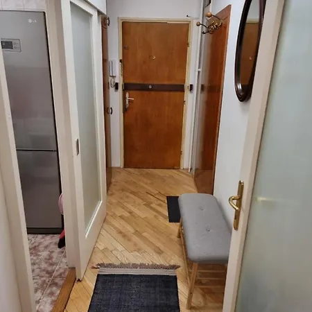 Big Downtown Across National Theater * 贝尔格莱德