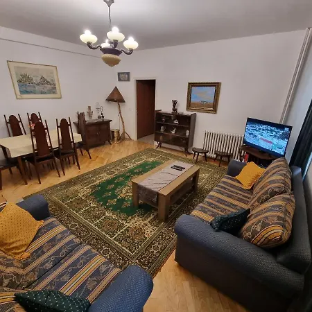 公寓 Big Downtown Across National Theater *