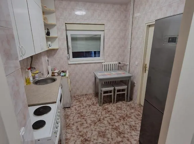 Big Downtown Across National Theater Apartman Belgrád