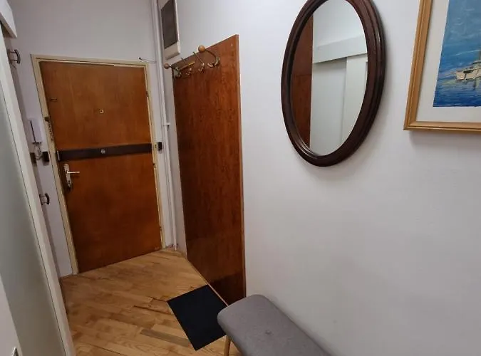 Big Downtown Across National Theater * Belgrád